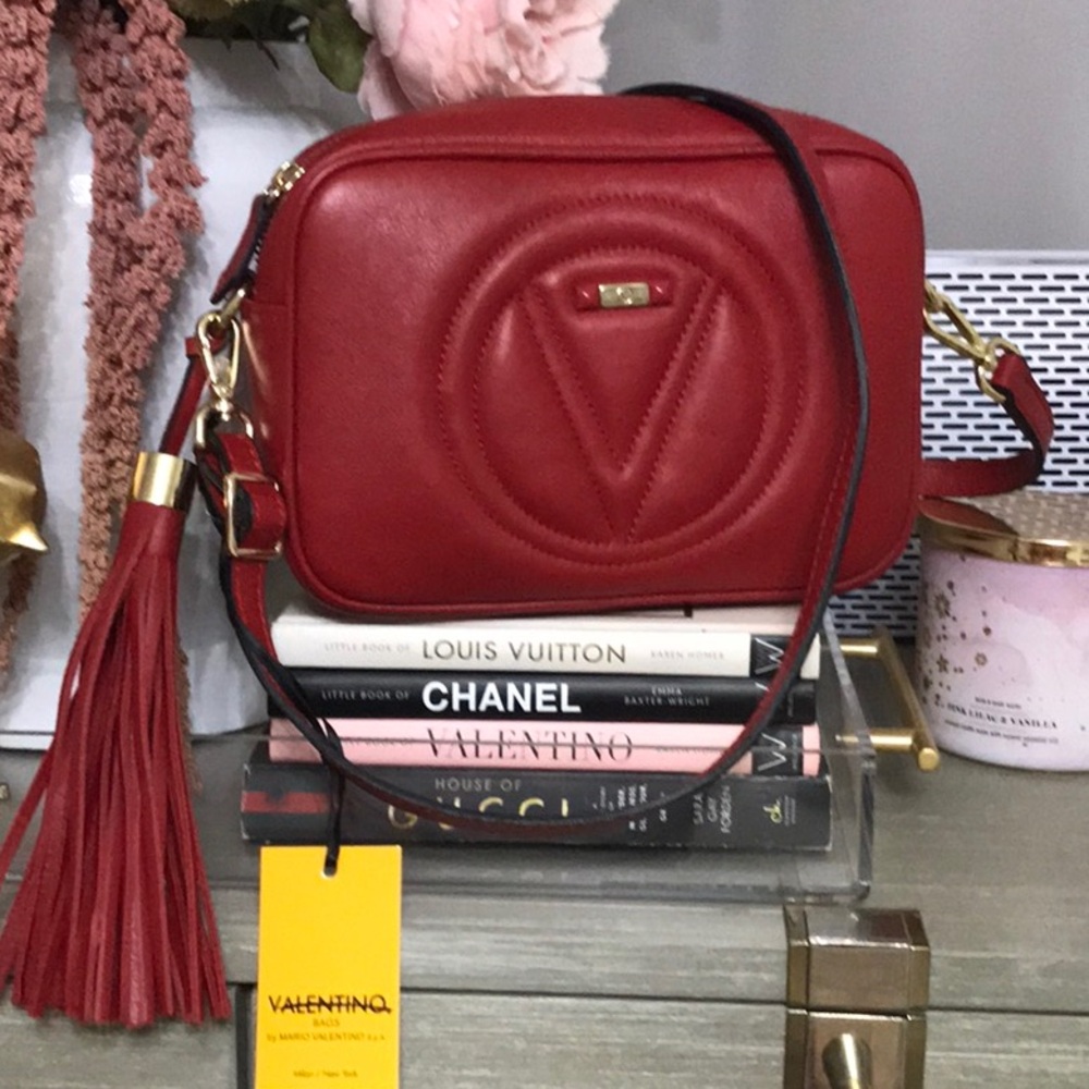 VALENTINO BY MARIO VALENTINO
Mia Leather Camera Crossbody Bag